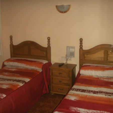 Hostal La Nava Madrid Ngoại thất bức ảnh
