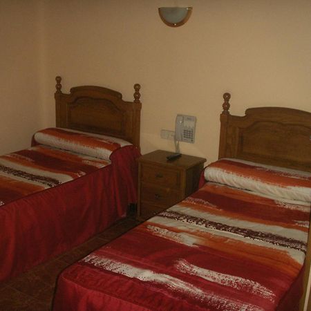 Hostal La Nava Madrid Ngoại thất bức ảnh