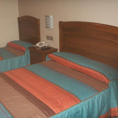 Hostal La Nava Madrid Ngoại thất bức ảnh