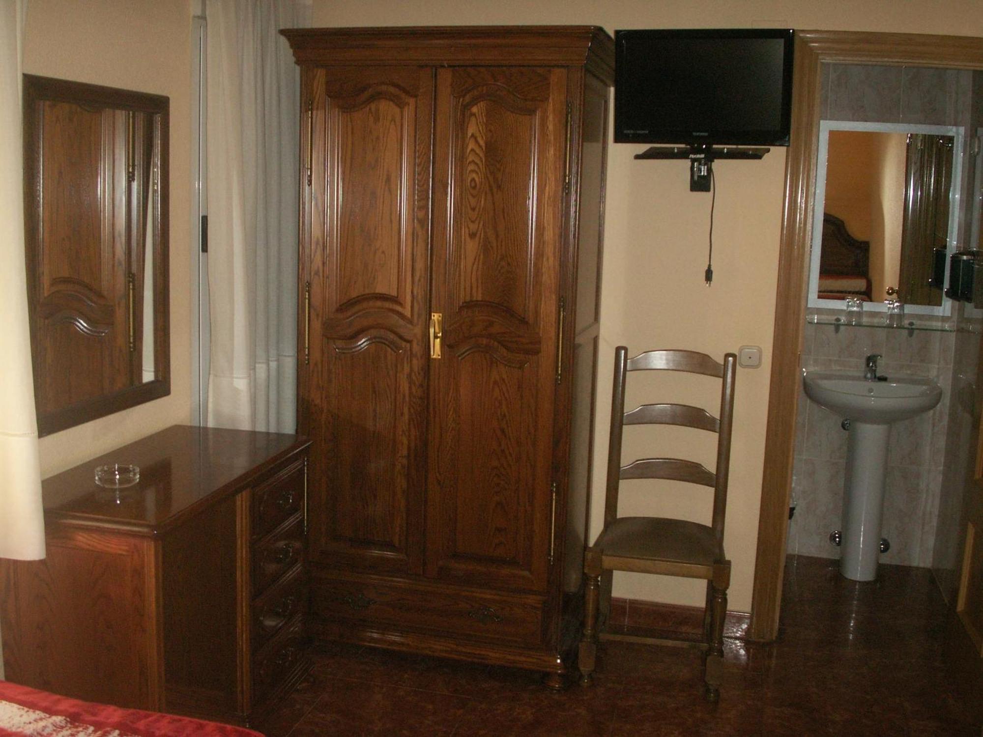 Hostal La Nava Madrid Ngoại thất bức ảnh