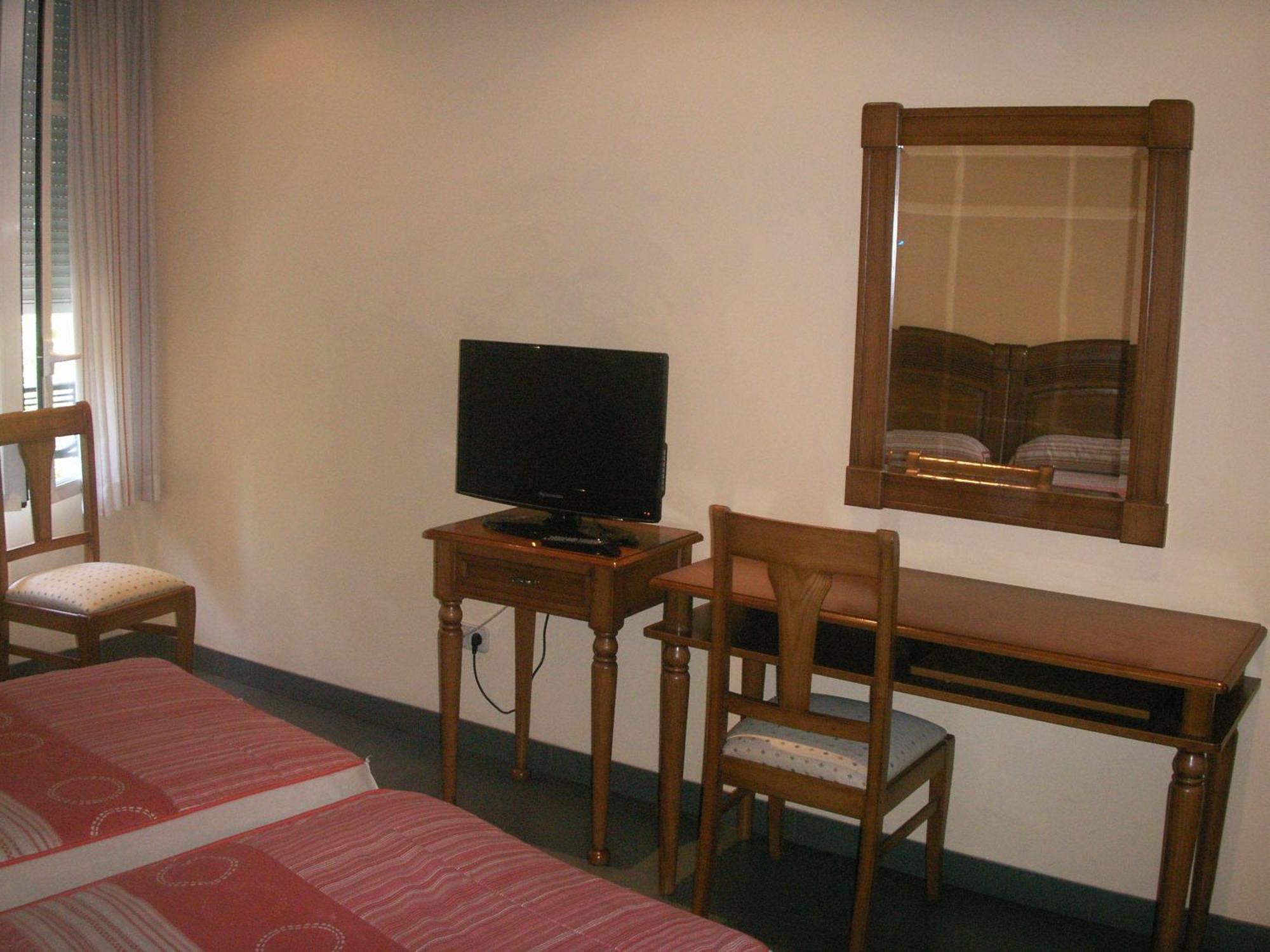 Hostal La Nava Madrid Ngoại thất bức ảnh