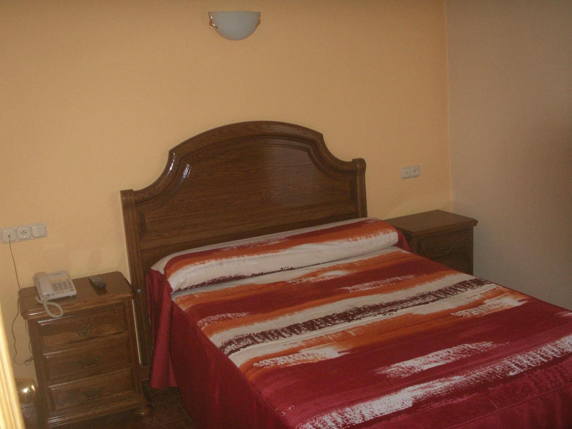 Hostal La Nava Madrid Ngoại thất bức ảnh