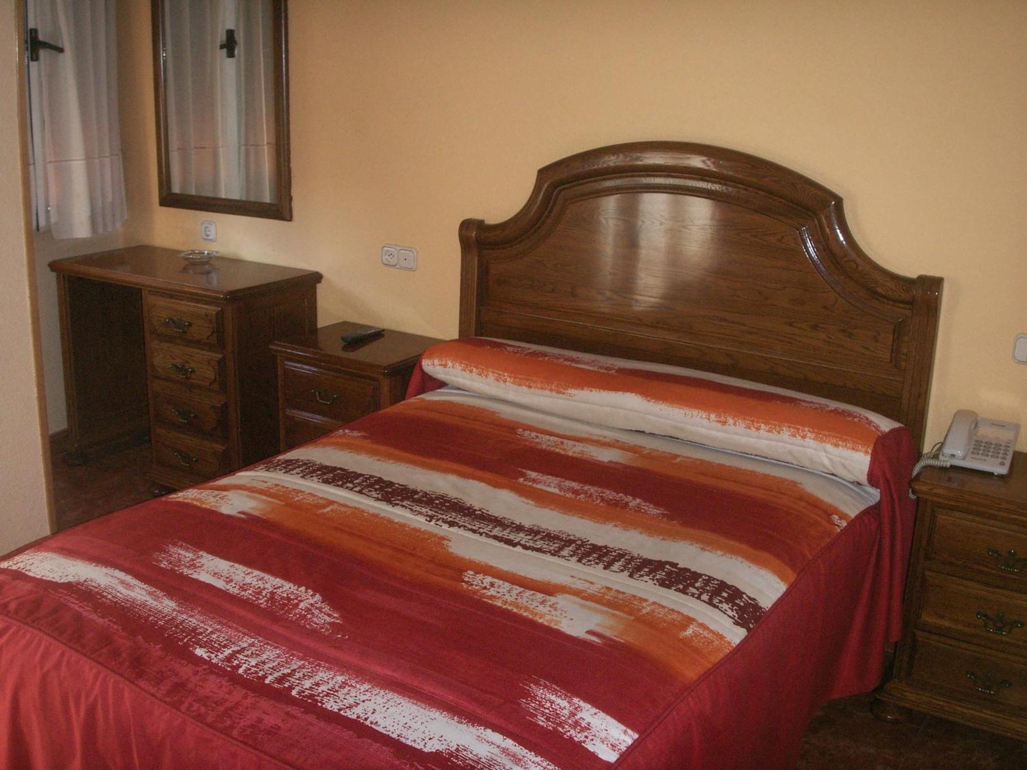 Hostal La Nava Madrid Ngoại thất bức ảnh